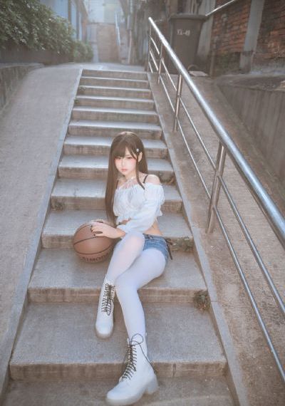 魅魔双腿夹住腰部榨汁的导演是谁