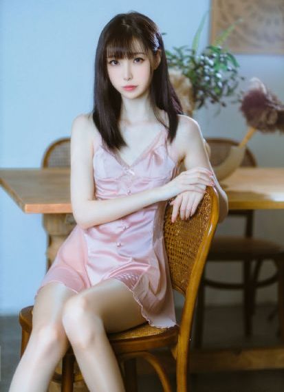 我和亲女在客厅作爱h在
