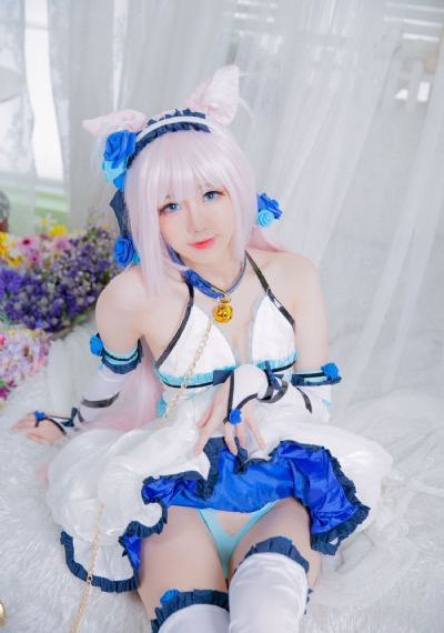 椎名由奈女教师