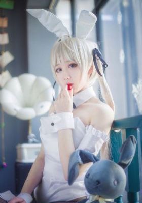 公在客厅里吃我的奶涨奶电影